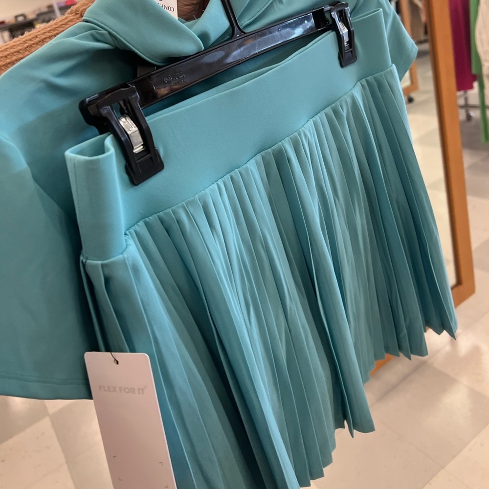 Cute Tennis Set. Crop Collared Top & Skirt